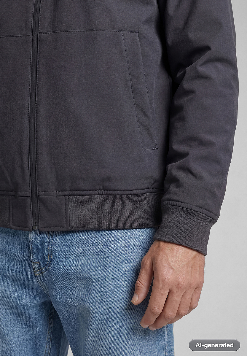 Softshell Jacke mit abnehmbarer  Kapuze
